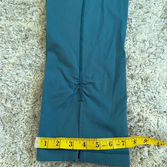 Lululemon Gather and Crow Cropped Leggings 21” - Picture 9 of 9